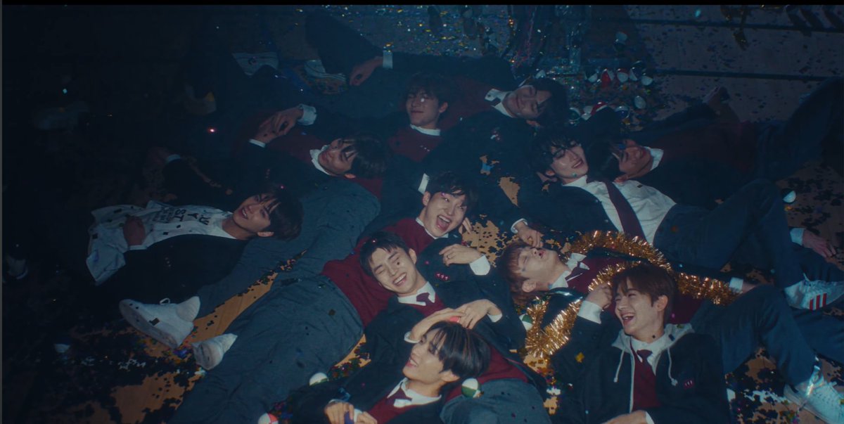 ssunkissed3's tweet photo. 얘들아 나 더보이즈가 좋다. https://t.co/pDmU1D9koW