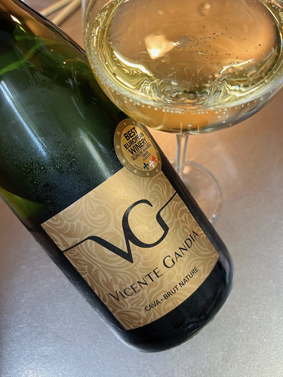 SAHA8344's tweet photo. イオンで購入したCAVAを飲みながら
揚げ物😁 https://t.co/u3q0nrAv2E