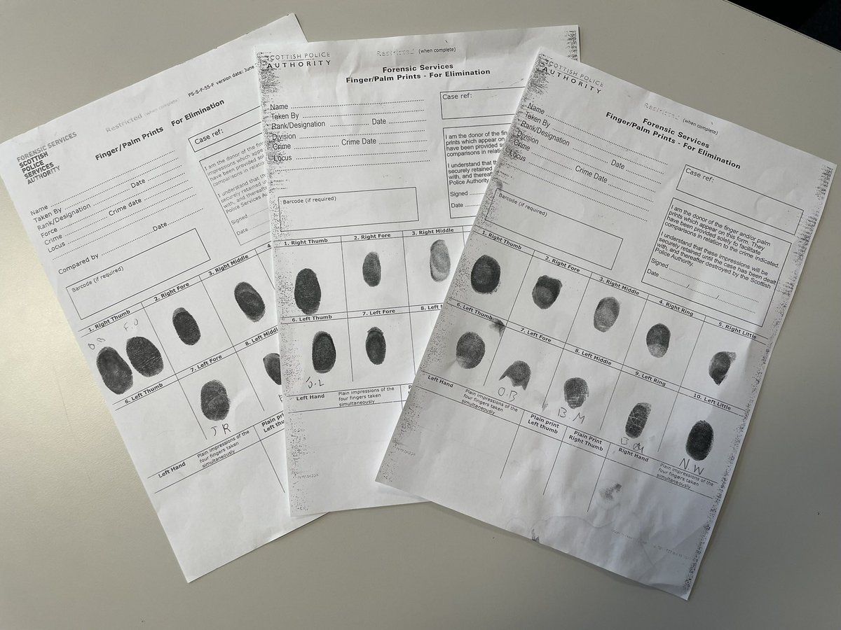 A massive thank you to DS Scott from CID for coming to speak to our Criminology class on Thursday! We loved hearing about your career and using and seeing examples of real life crime scene equipment👮🔬