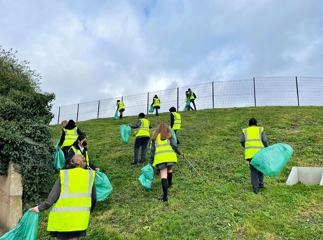 stonelodgesch's tweet image. Stone Lodge School students took part in the Great Dartford Schools Litterpick!  They did a fantastic job collecting litter from local green spaces and along London Road.
@Kent_Online
@MayorofDartford
@KeepBritainTidy