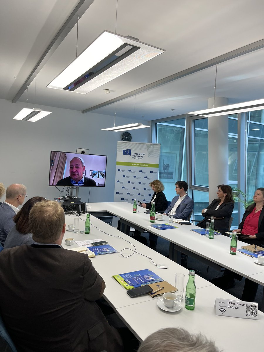 Bereits voll im Laufen - unser 2. EBÖ-Workshop zum Thema #EU-Interessenvertretung für Unternehmen &amp; Verbände im Haus der EU, der in Kooperation mit <a href="/Europarl_AT/">Europaparlament</a> &amp; <a href="/WKOe/">Wirtschaftskammer Österreich</a> stattfindet. Nach dem Auftakt mit MEP <a href="/SCHIEDER/">Andreas Schieder</a> geht’s nun darum, wie EU-Gesetze zustandekommen. #ATinEU