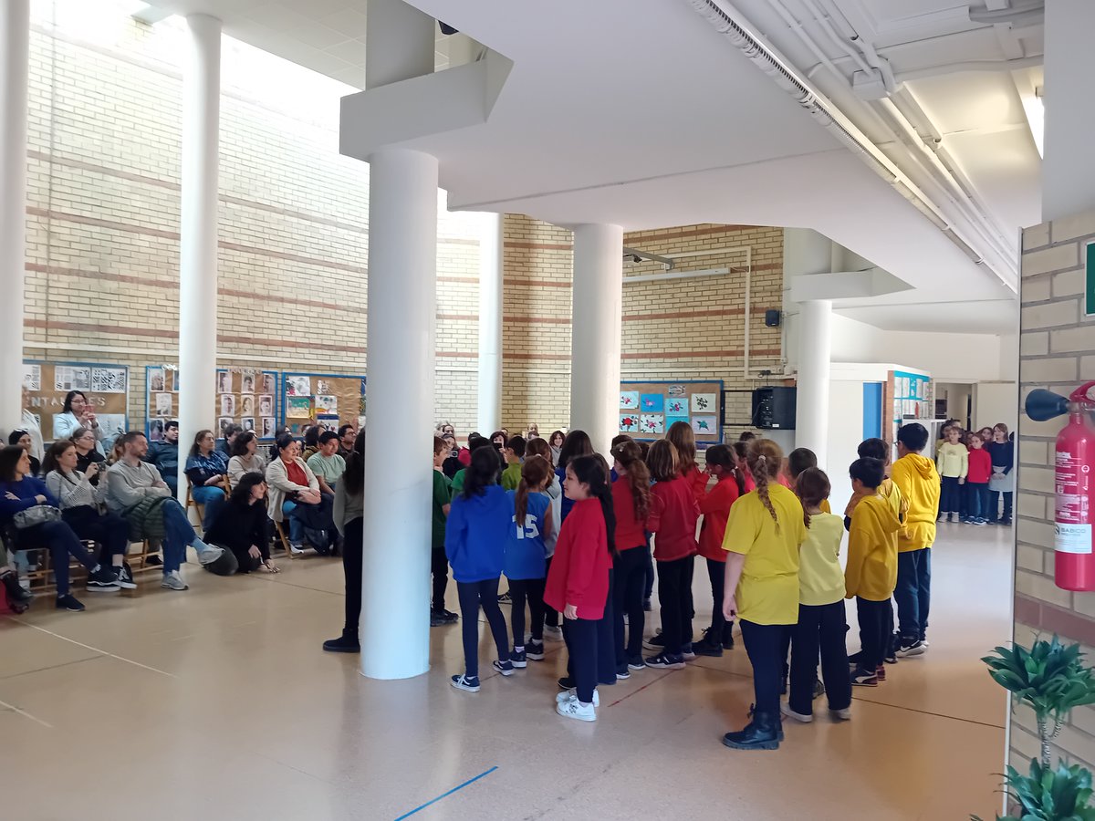 Cloenda del taller de Teatre de les Emocions per les famílies. Felicitats cicle mitjà!