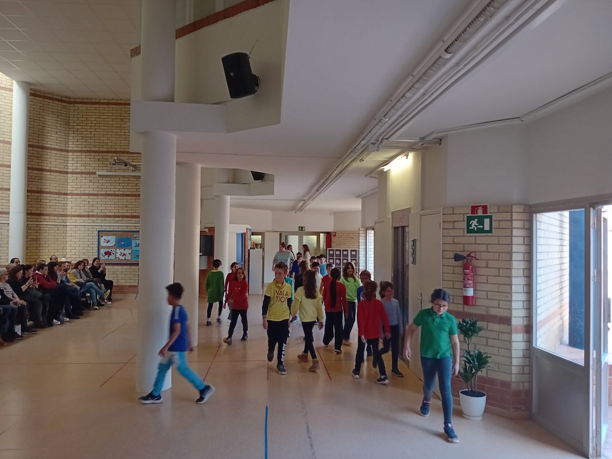 Escola PROVENÇALS tweet media