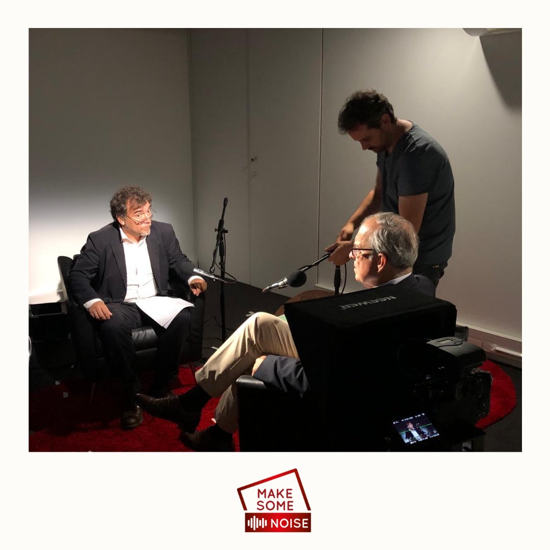 Dans les coulisses de l’enregistrement du podcast Le Retour des Empires. La série du magazine <a href="/MarianneleMag/">Marianne</a>, présenté par Stéphane Aubouard. Il recevait l'ancien ambassadeur de France en Chine, Maurice-Gourdault-Montagne.