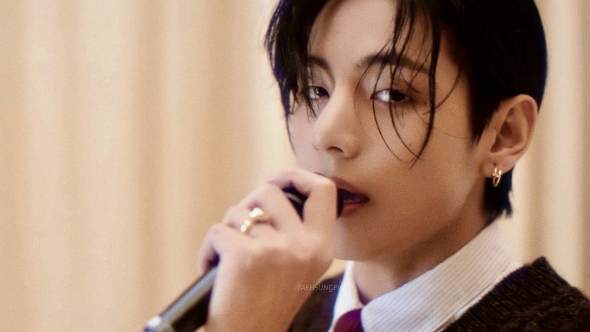 taehyung pics⚡️ tweet media
