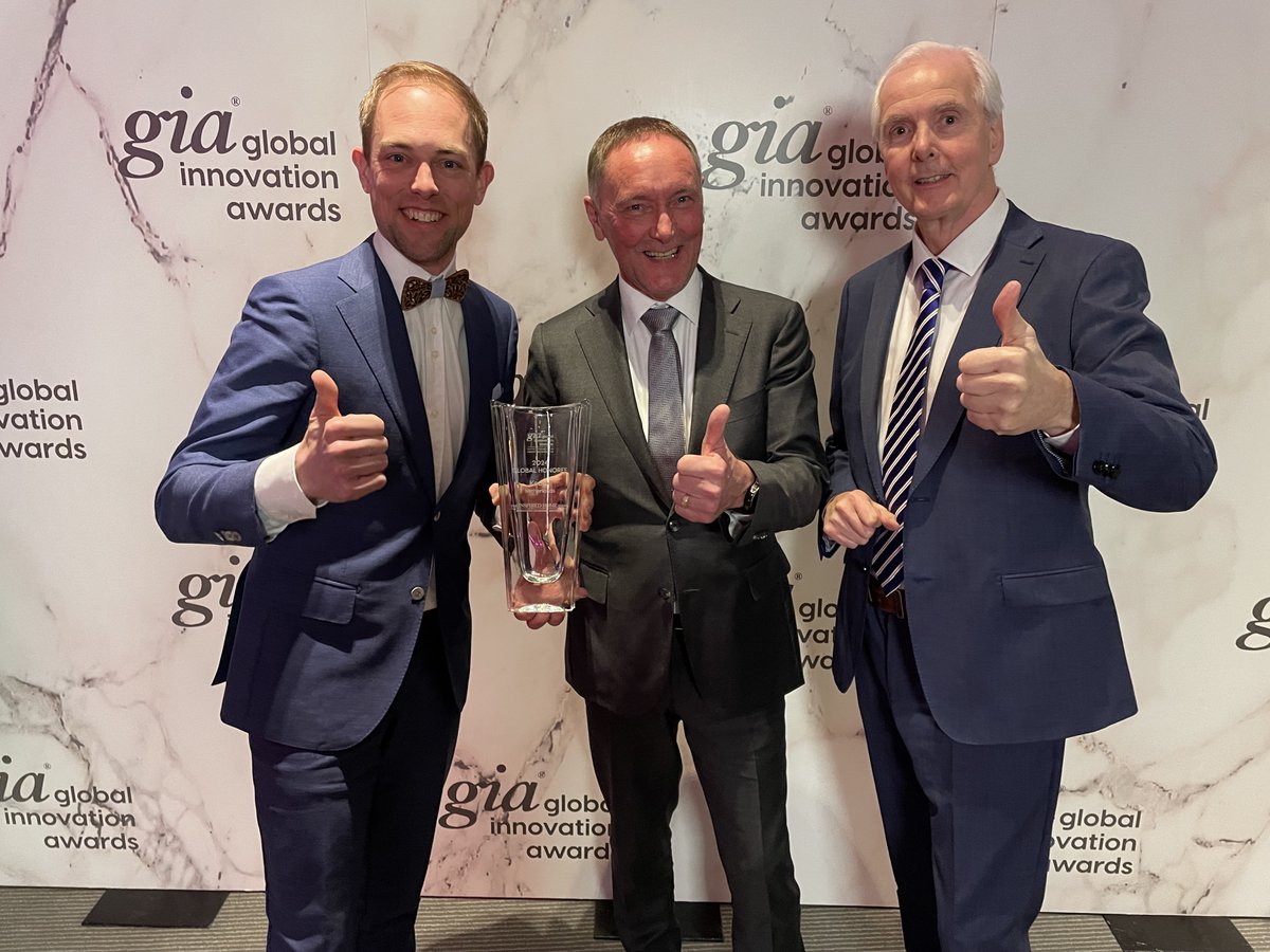 gemengdebranche's tweet photo. KOOKX | Kook- en keukenwinkel uit Twello in Chicago benoemd tot Global Honoree! 🏆
Feest in Chicago! Op zondagavond 17 maart werden Martin en Robin Holleboom van #Kookx in Twello benoemd tot Global Honoree.
👉 Lees het bericht: https://t.co/2abiEdatFT
#GemengdeBranche #GIA https://t.co/E7DtPuAmZU