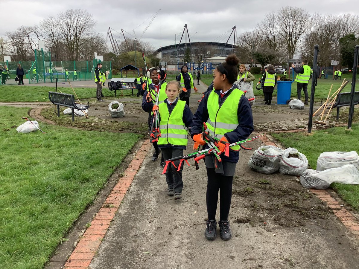 CE School of the Resurrection tweet media