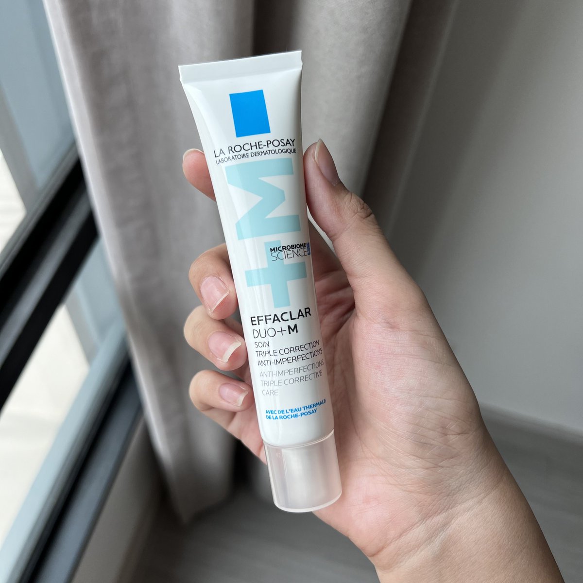 moonmoonreview's tweet photo. สิวขึ้นคางบ่อยมากกก แต่ใช้ La Roche-Posay Effaclar Duo+M สูตรใหม่ แล้วสิวแห้งไวขึ้นแบบปรู้ดปร้าด รอยดำจางลงไปเยอะ ชอบที่มีไมโครไบโอม สิวไม่ค่อยขึ้นซ้ำด้วย ทาไปเลย เช้า-เย็น เพราะอ่อนโยน ไม่ทำให้อุดตัน ใครเป็นสิวคือใช้ด่วน น้องดีจริง

#LaRochePosayTH #Effaclar #เอฟฟาคลาร์ #เอฟฟาคลาร์ดูโอพลัสเอ็ม