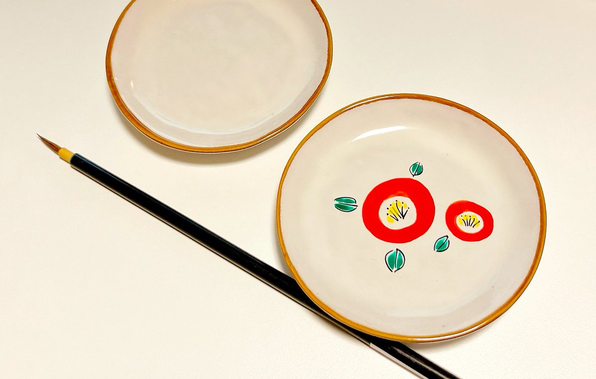 「めっちゃ可愛いお皿の模様…小皿に模写してみたんですけどやっぱり可愛い 」|YU-KOのイラスト