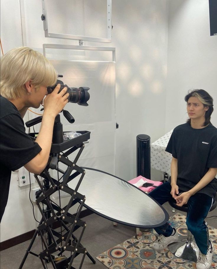 น้องนิถ่ายรูปพี่เสร็จยัง พี่หิวแล้วนะ <a href="/UNITYXH/">유니티</a>