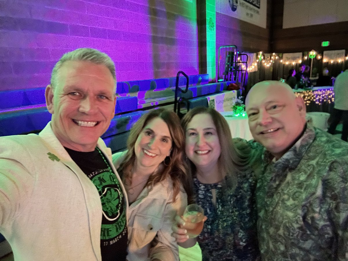 A fun weekend of St. Patrick’s Day celebrations! Including a local dinner/dance fundraiser for Catholic high school. Went with friends and family. 🍀🍺🕺