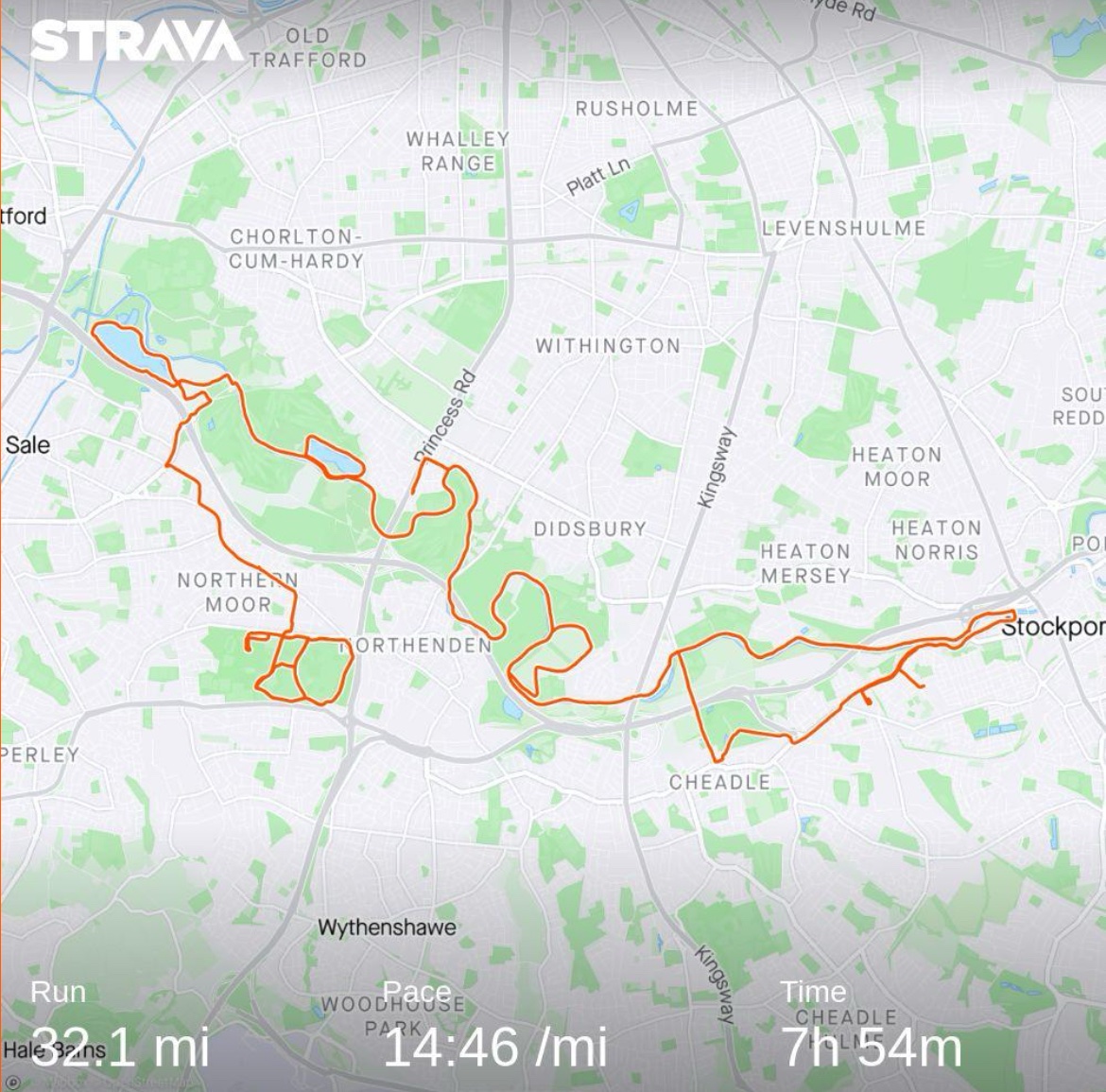 holrunning's tweet image. Taper time after a very steady 32 miler yesterday. Had to stop off for extra water top ups as it was surprisingly warm! Only a little bit of aching today, I think that’s a good sign 🙌🏻