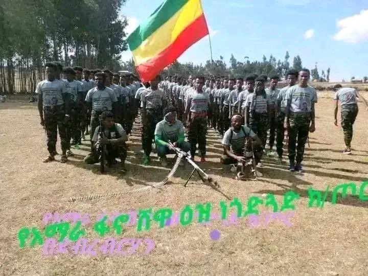 በፋኖ አሰግድ እና ፋኖ ደሳለኝ የሚመራው አማራ ፋኖ ሸዋ ዕዝ ነጎድጓድ ክ/ጦር በደብረብርሃን ገጠራማ ቀበሌዎች ለብዙ ወራት ሲያሰለጥናቸው የነበሩትን አዳድስ ምልምል ሰልጣኞችን በቂ ስልጠና ከሰጠ በኋላና ስልጠናውን በብቃት ያጠናቀቁትን አስመርቋል