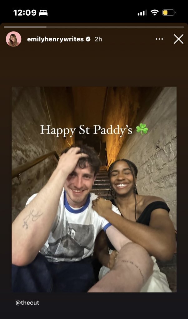 boywthebread's tweet photo. oh bitch it’s happening https://t.co/9luXAy2DTG