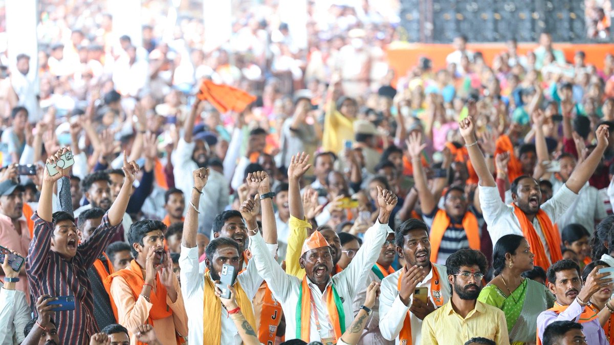 narendramodi's tweet photo. Thankful to the people of Jagtial for coming out in record numbers to bless us. https://t.co/5JSIBPGrZD