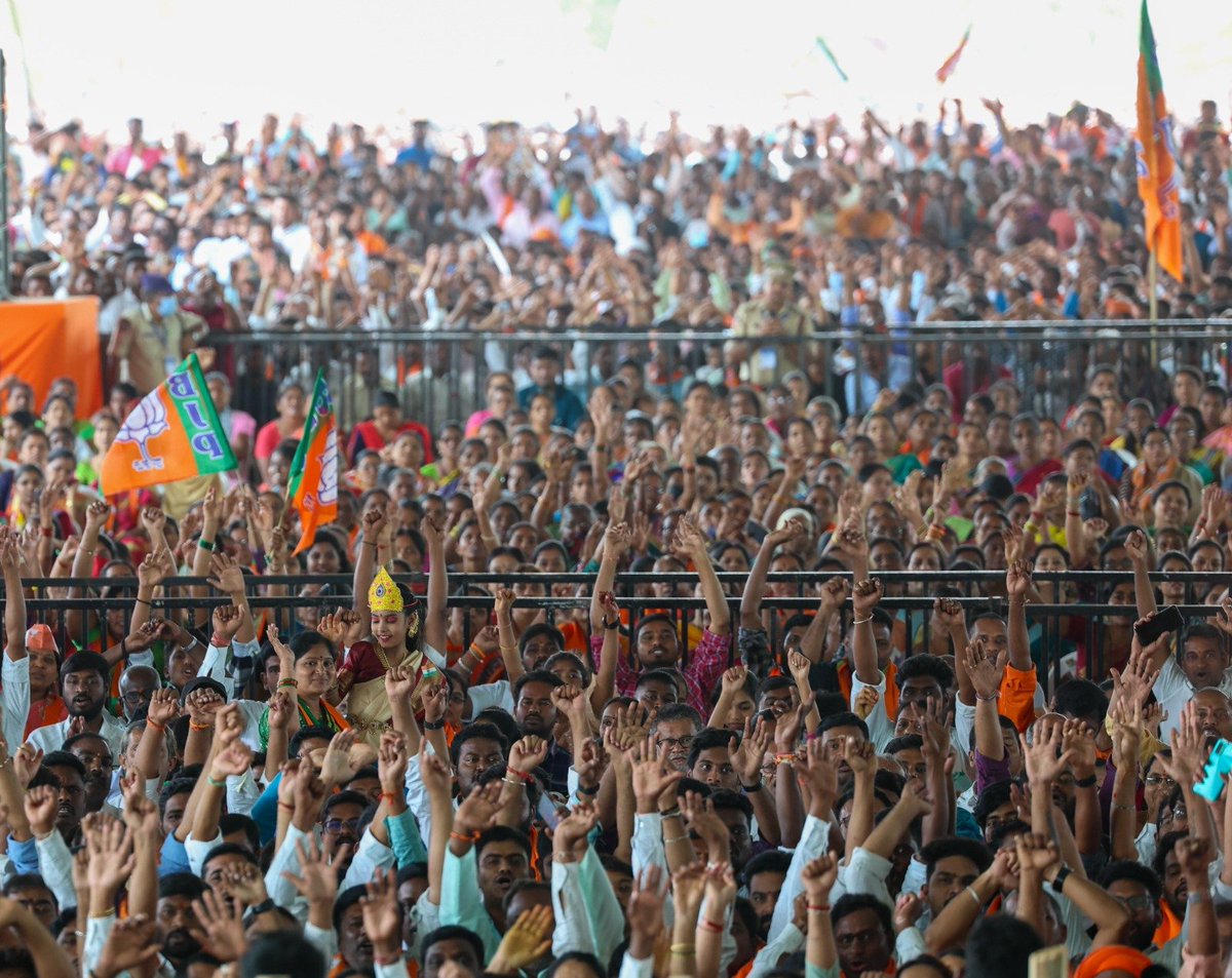 narendramodi's tweet photo. Thankful to the people of Jagtial for coming out in record numbers to bless us. https://t.co/5JSIBPGrZD