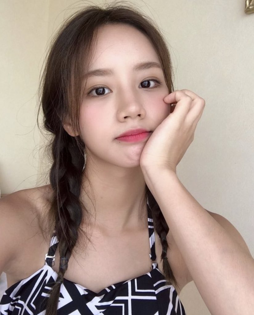 #Hyeri spent her 20s &amp; 8 fuckin years with that loser just to end up in this kind of shit😭 she even posted a clarification &amp; apologize, can u imagine all the emotions she’s going through while typing those words😭

girl its not ur fault, u deserve much better, it will pass☹️