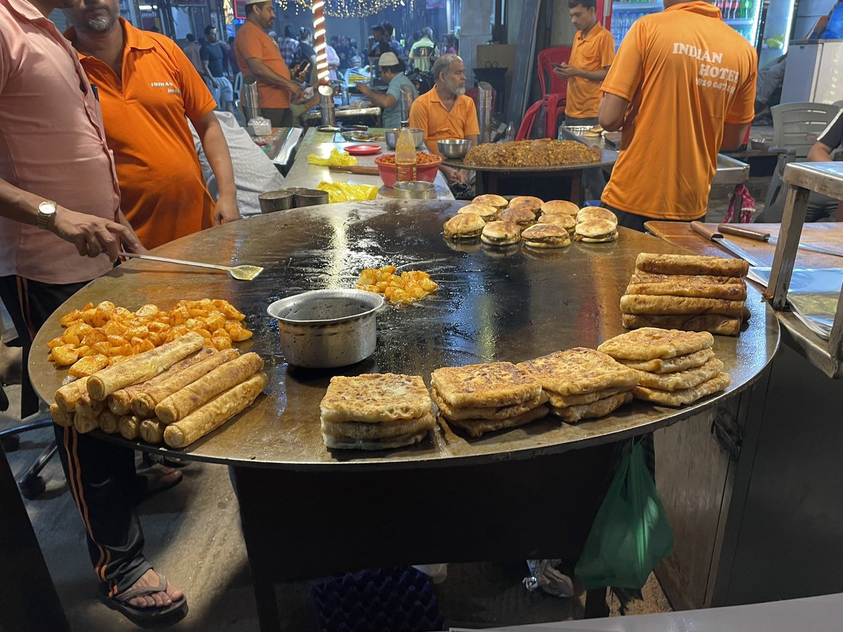 sschivate's tweet photo. @Khaki_Tours Thank you, @Khaki_Tours and Parvez for a memorable experience!! Lip-smacking food and well-informed guide.. all the food joints were carefully curated and everything was simply delicious!! https://t.co/3r2Az0ml3s
