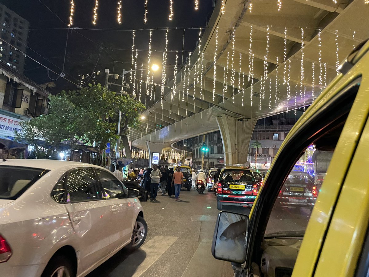 sschivate's tweet photo. @Khaki_Tours Thank you, @Khaki_Tours and Parvez for a memorable experience!! Lip-smacking food and well-informed guide.. all the food joints were carefully curated and everything was simply delicious!! https://t.co/3r2Az0ml3s
