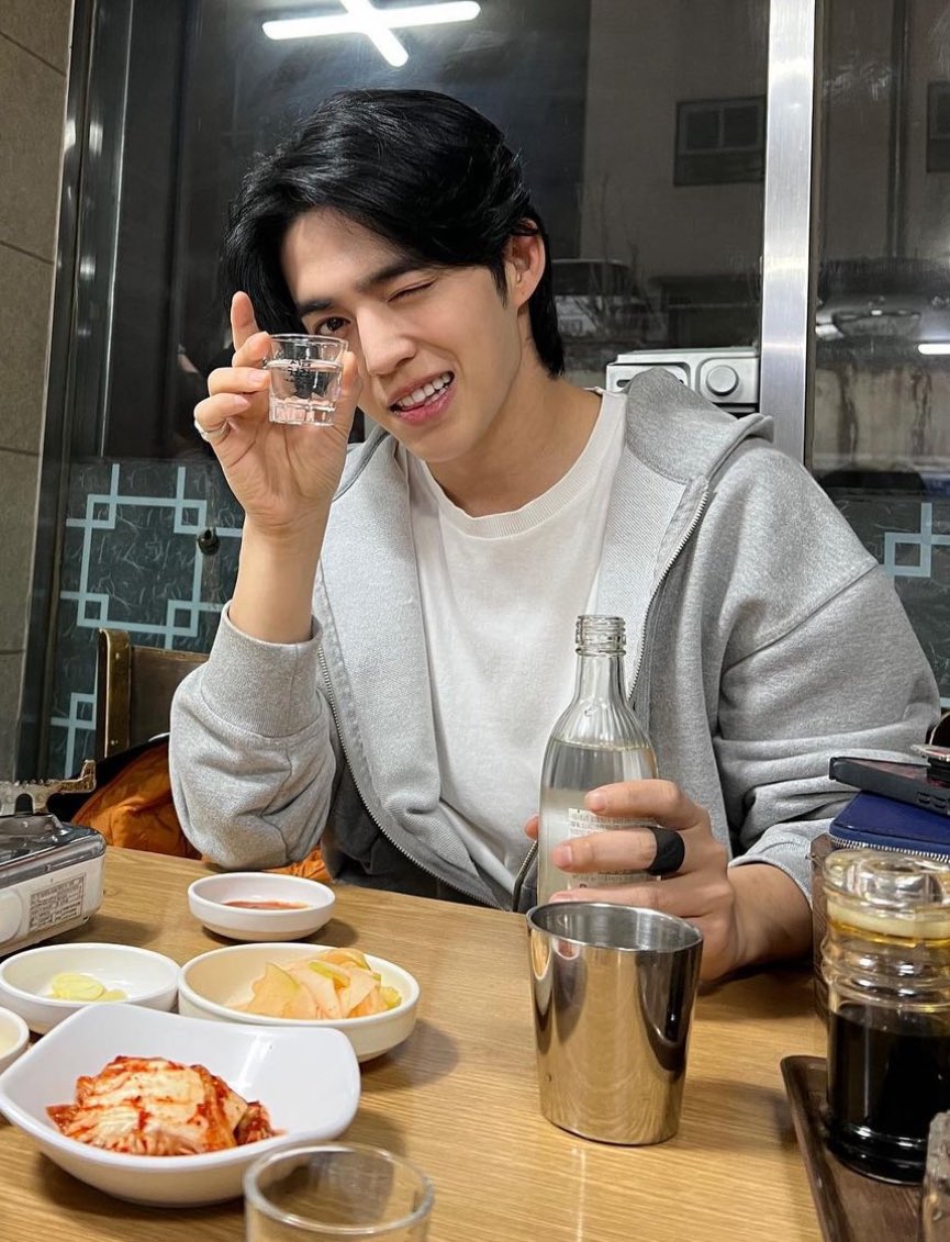 cscthnkr's tweet photo. 1st date                                       123447th date https://t.co/ZgrzGiP0Wg