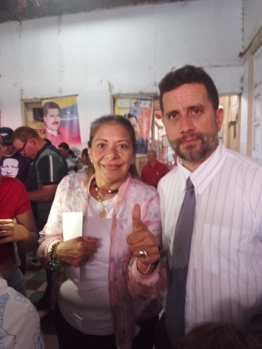 Alejandrin94363's tweet photo. Con nuestro diputado en asamblea movimiento de inquilinos !   Hijo de Chávez con excelentes sentimiento por su pueblo !   Nico Nico estamos contigo https://t.co/xsOA9Rp7qd