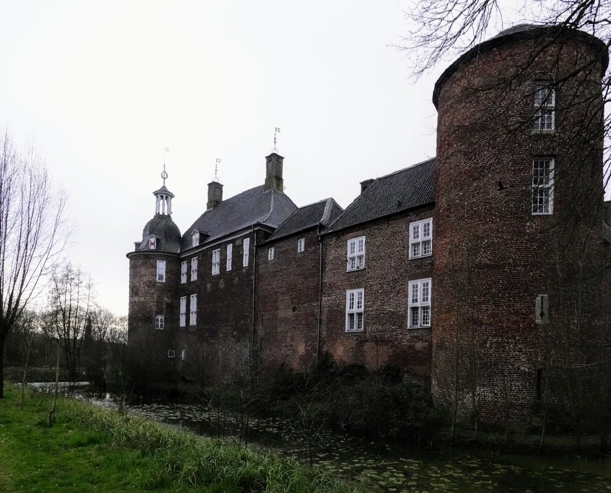 fotoaufnahme's tweet photo. Nochmal einige Ansichten zu #Schloss #Ringenberg am Niederrhein. https://t.co/4TfLo0ttVd