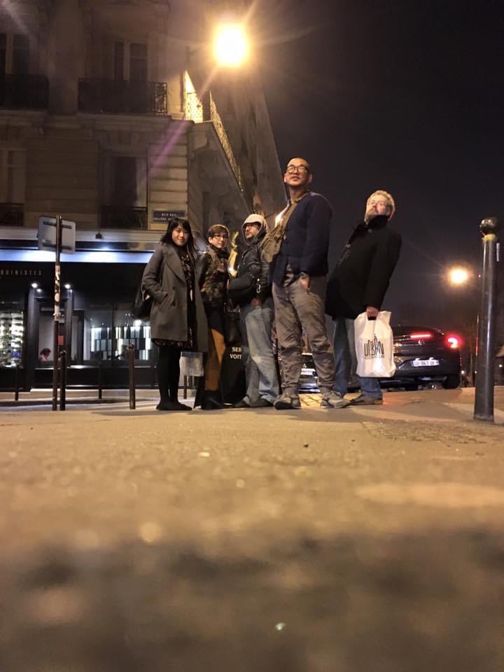 Les 18 mars se suivent et tout est dépeuplé.
Photo de Hyunjin Kim en 2016
Avec JungGi, Boin, Éloïse et Jean-Christophe.