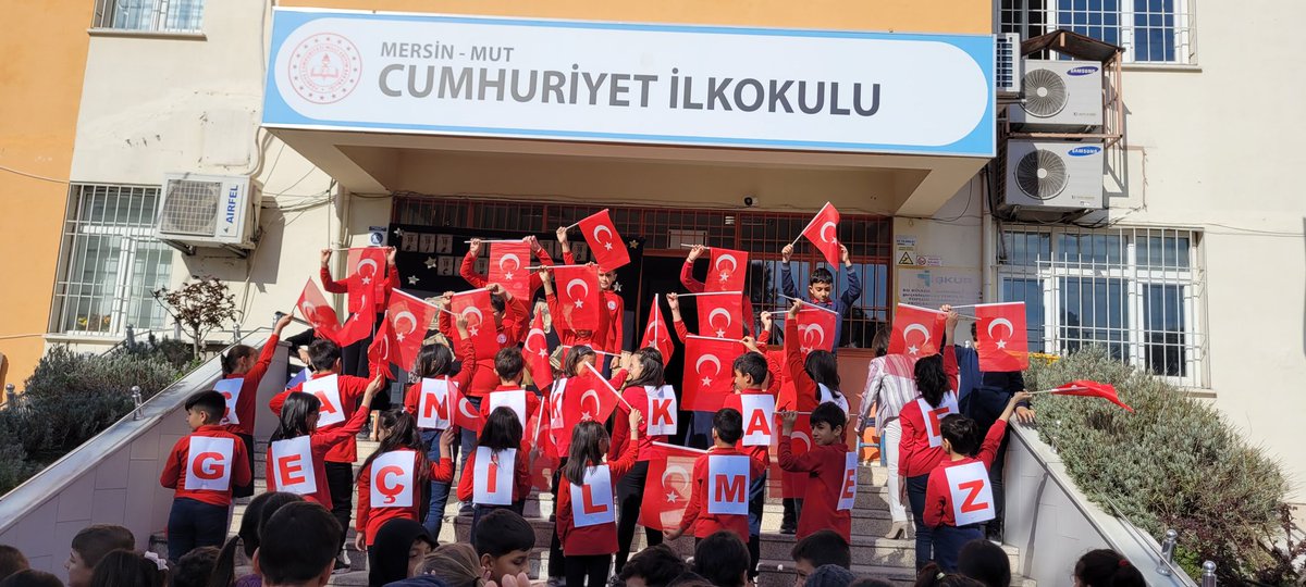 Harbin en şiddetlisi, tarihin kanla yazılan destanı Çanakkale Zaferi'nin yıl dönümünü etkinliklerle kutladık...
<a href="/tcmeb/">Millî Eğitim Bakanlığı</a> <a href="/Yusuf__Tekin/">Yusuf Tekin</a> <a href="/MersinMEM/">Mersin İl Millî Eğitim Müdürlüğü</a> <a href="/fazilet_durmus/">Fazilet Öğretmen 🇹🇷</a>  <a href="/mut_mem/">Mut İlçe MEM</a> <a href="/HarunHalifeoglu/">Harun HALİFEOĞLU</a>