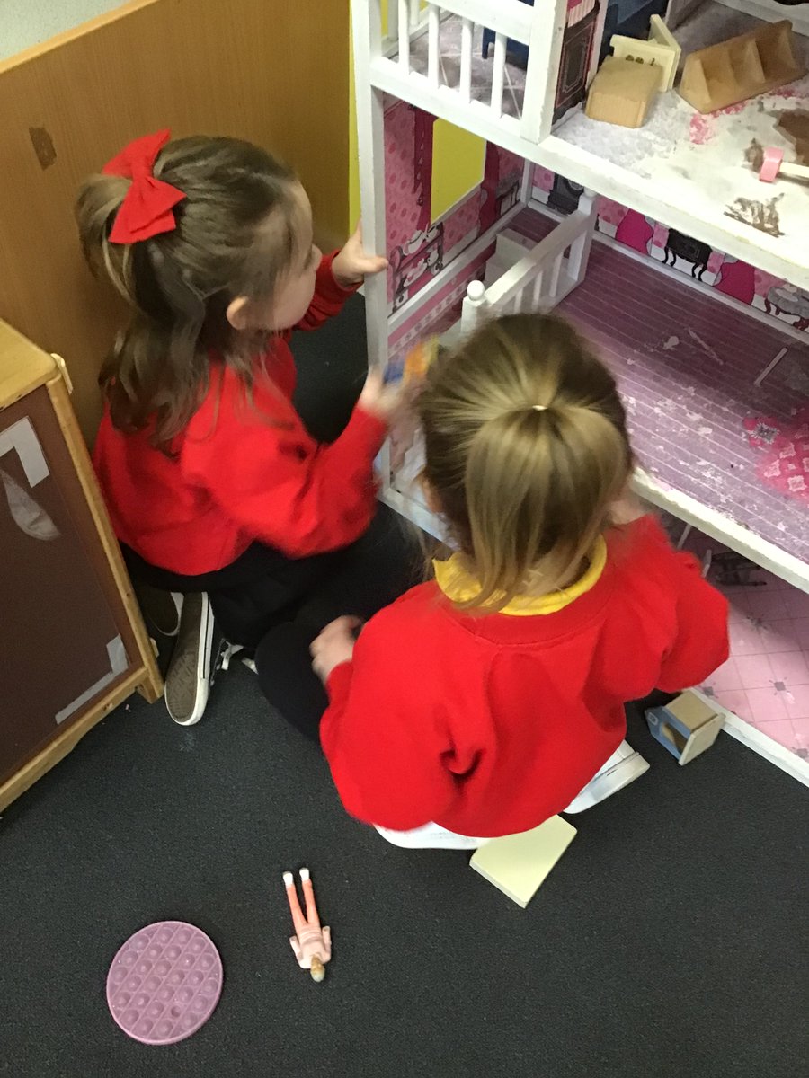 Honeywellnurs's tweet image. Time for a catch this morning #buildingfriendships 😍🌈