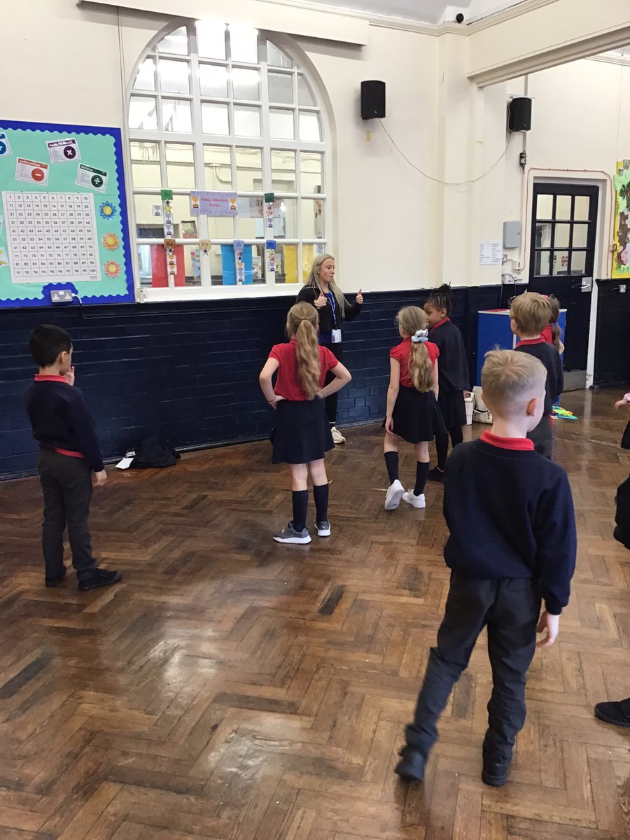 WGPrimary's tweet photo. Rectory class have had a lovely start to their creative day by learning how to dance to the song ‘Blue Skies’ by @KDDKDance! https://t.co/czyrWJH4ZD