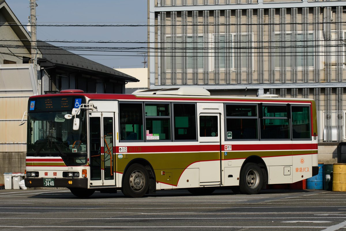 Noe_5088's tweet photo. ありがとう東急トランセ巡りツアー

東急バス・トランセ
TA1649 QSG-LV234L3（��津）
NI1178 LKG-MP35FK（新羽）
NI8777 PJ-MP35JM改（新羽）
TA8721・8720 PKG-RA274KAN（高津）

4/1より合併されるトランセを巡るツアーにお誘いいただき参加させていただきました。参加された皆様お疲れ様でした！ https://t.co/XT8oAiJeKy