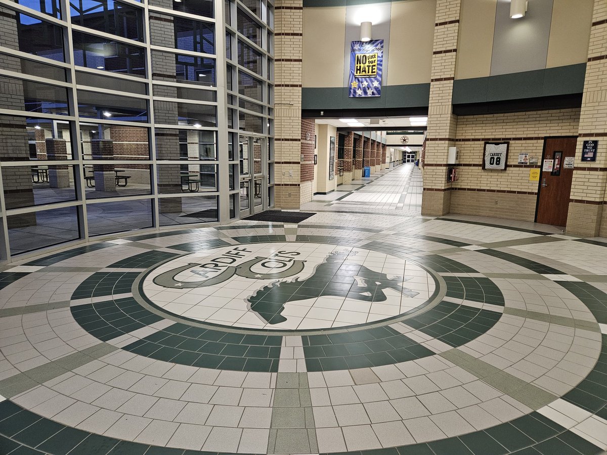 Every day when I arrive at school I can't help but notice how amazing our school looks. Our custodians do incredible work to get our building ready for school EVERY day! I appreciate their work! @CardiffColts @KatyISDMandO @Ted_Vierling