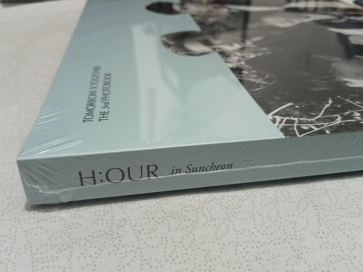 txtbuys's tweet photo. hello! may interested po ba 😭 

need q lang magbawaaaas and this is an extra po hehe sealed pa rin yung pb ^-^ 

drop your budget na rin, forgot the price na ih 

3rd h:our photobook suncheon

wts lfb txt ph soobin yeonjun beomgyu taehyun hueningkai https://t.co/ICupOga8l2
