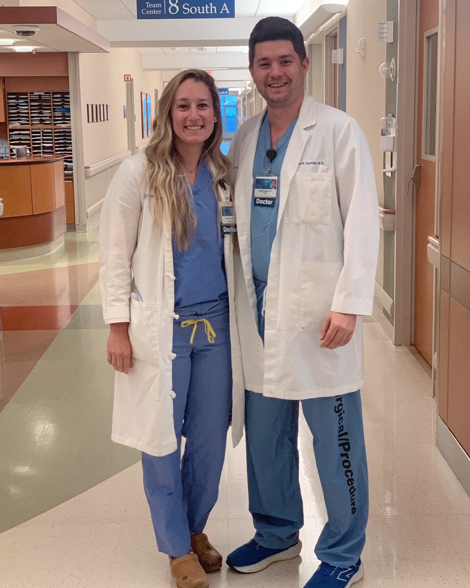 Congratulations to Dr. Jamie Kaplan and Dr. Daniel Knewitz on the 2024 Golden Stethoscope award! This is selected by Mayo Clinic medical students and awarded to residents who demonstrate a commitment to medical student education! Well deserved! @doc_jkaplan23 @DanielKnewitz1
