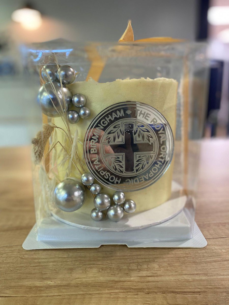 A huge #thankyou goes out to Tutto Apposto for yet again donating a beautiful cake towards our 'Guess the weight of the cake' competition! Angelina is a long term supporter of ROC and we are so grateful for her ongoing support. Pop along from 10am today to take your guess! 🎂⚖️