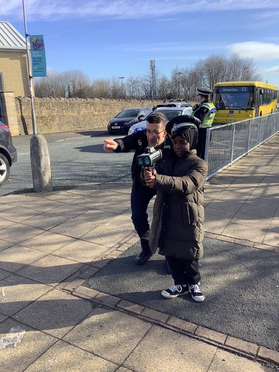 Carlton_MillsPS's tweet photo. 🎨🏆 Our Seatbelt Poster Competition winners had a memorable experience this morning! 🚸 Thanks to our local PCSOs, they hit Scotchman Road for a special speed awareness session with the Speed Radar! 🚦 #RoadSafety #CommunityEngagement #PCSOs https://t.co/kN6EoDGtkj