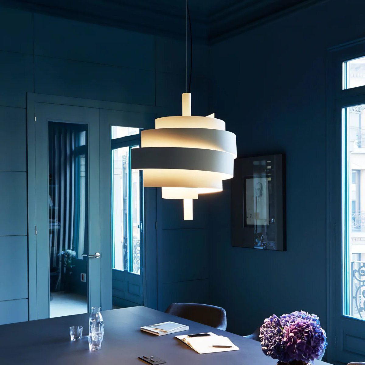 mooijane_com's tweet photo. A central metal column holds more than 5 meters of spiraling, laminated band, enveloping, protecting, and sifting the light for beauty and comfort.
https://t.co/MES47qwYfW

#interiordecor #vogueinteriors #lightingdesign #interiorblink #interior #design #decor https://t.co/EAq0q0kc10