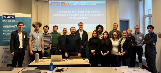 🎖Celebrating yet another milestone! Nearly 1.5 years since our #DemoTrans project began, we convened in #Leuven (@FEBkuleuven) for an enriching workshop on Revitalizing democratic governance. 👉🏿feb.kuleuven.be/drc/LEER/demot…. 🧵