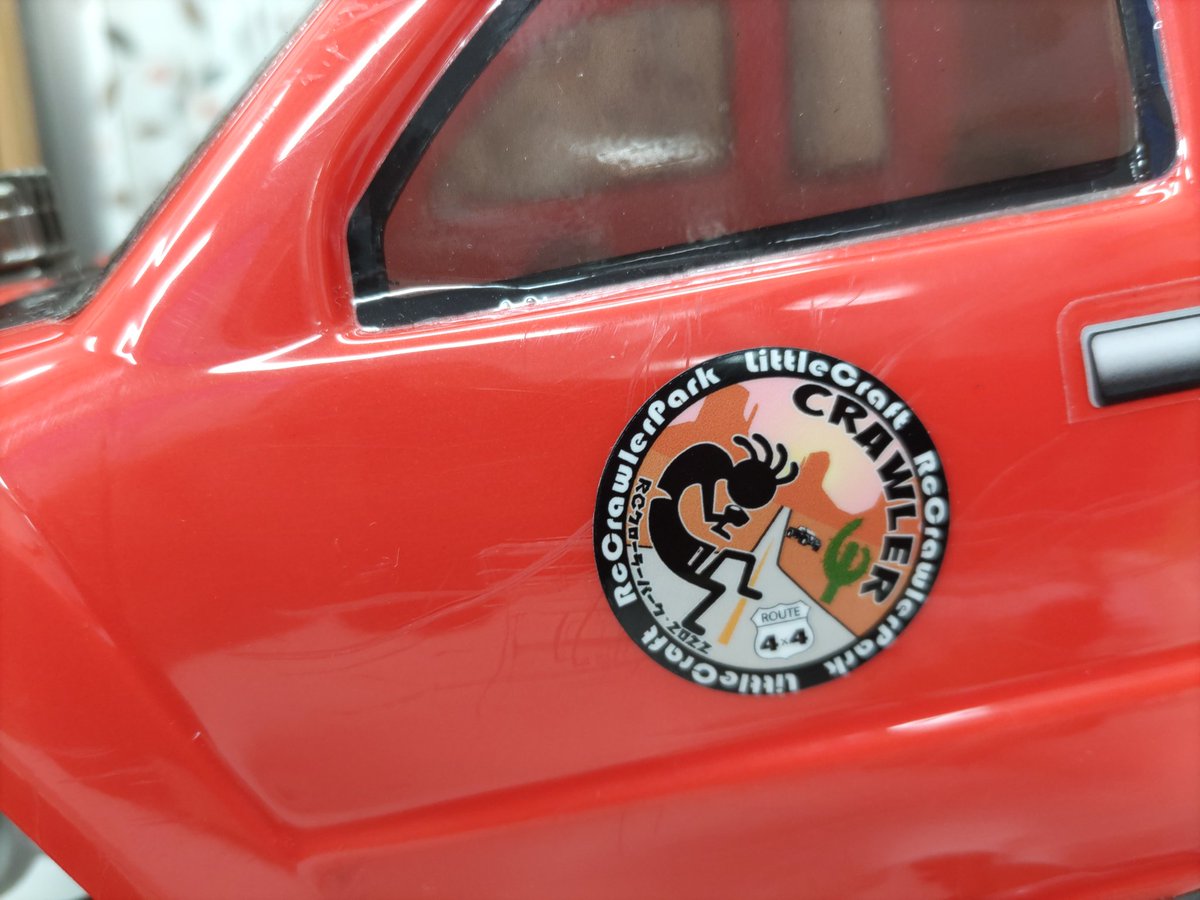 saitama_ja11's tweet photo. リトクラ謹製ステッカー貼りました♪(笑)

なんだかサファリパークの巡回車みたいな？www

#リトクラ
#リトルクラフト
#RCクローラーパーク
#ラジコン
#スケールクローラー
#4wdrc
#scalecrawler
#ステッカー https://t.co/Yg2SqcvfKP