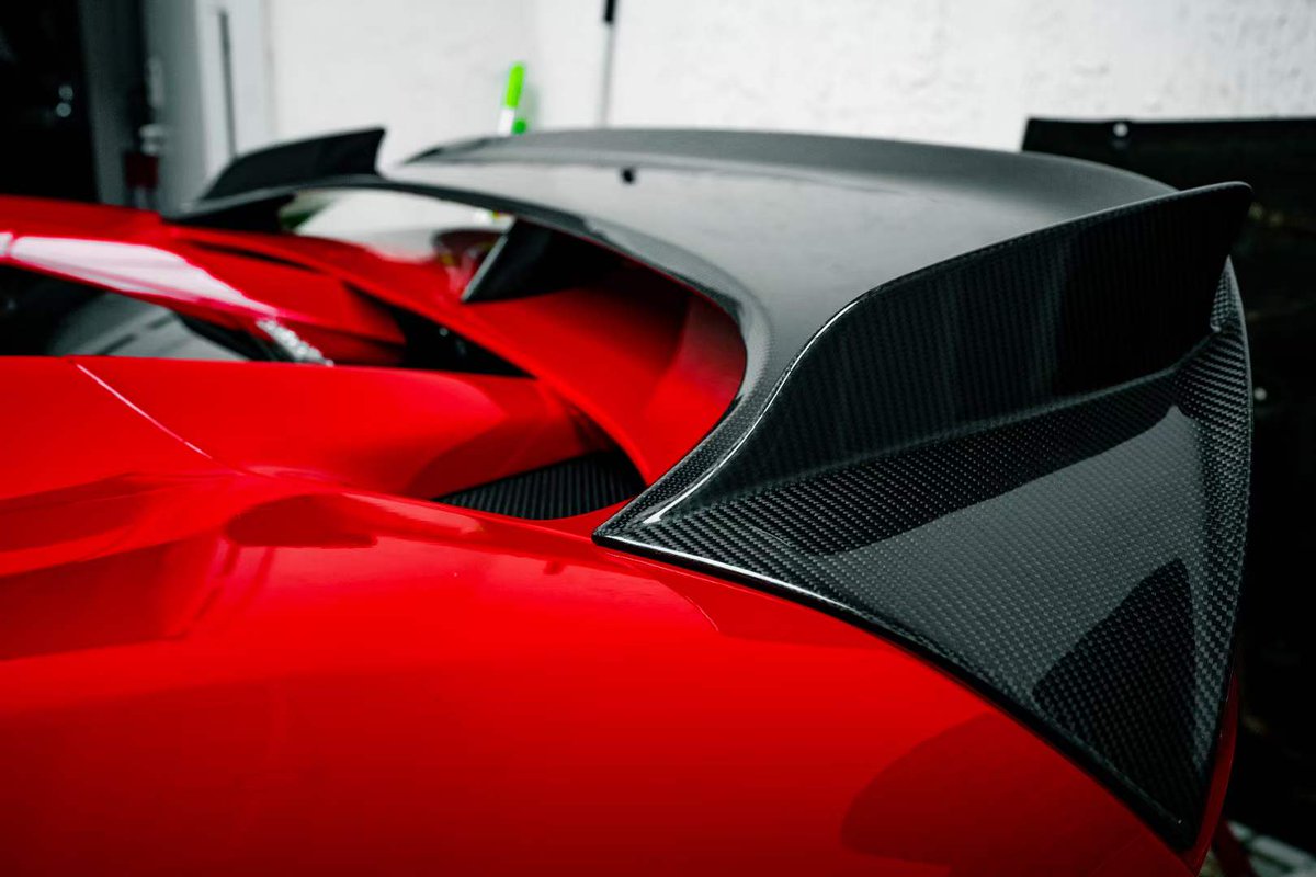GoodMixRonn's tweet photo. #Paktechz
#Ferrari F8 dry carbon rear wing https://t.co/MirqEEecUf