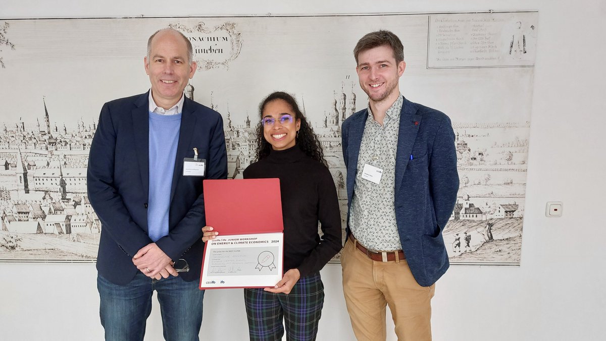 CESifoNetwork's tweet photo. 🎉Congratulations to @jaadelowo from
@ifo_Institut  for winning the Best Paper Award at the CESifo/ifo Junior Workshop on #Energy and #Climate Economics with her outstanding paper "Extreme Weather Events, Blackouts, and Household Adaptation". 📸here with @auffhammer @WaldemarMarz https://t.co/hry06Kn5MZ