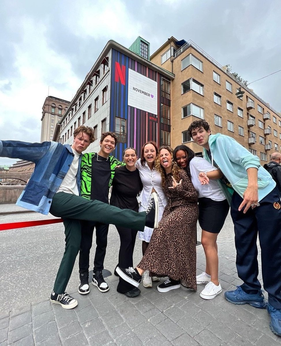 young royals' countdown || 🎓 tweet media