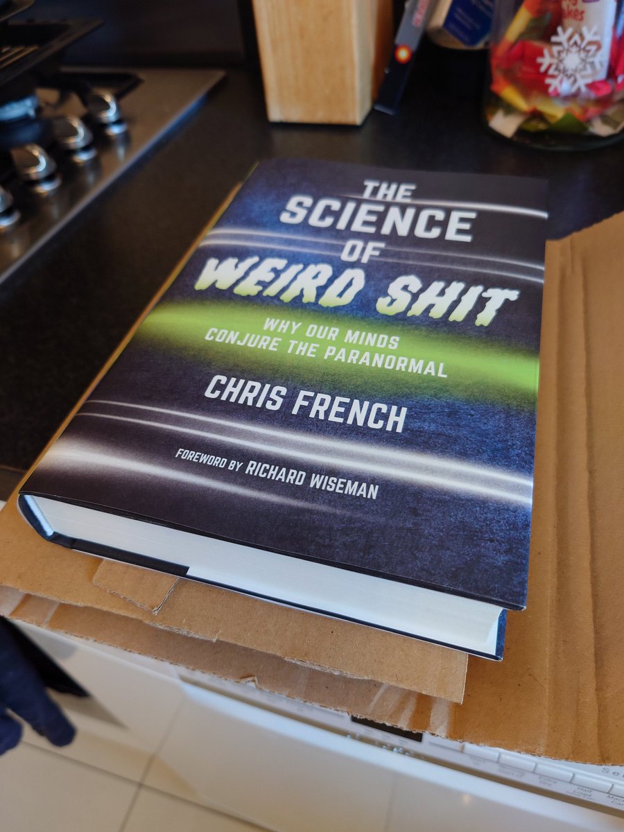 BloodyShellKen's tweet image. Happy @chriscfrench Day #UncannyCommunity 🥳