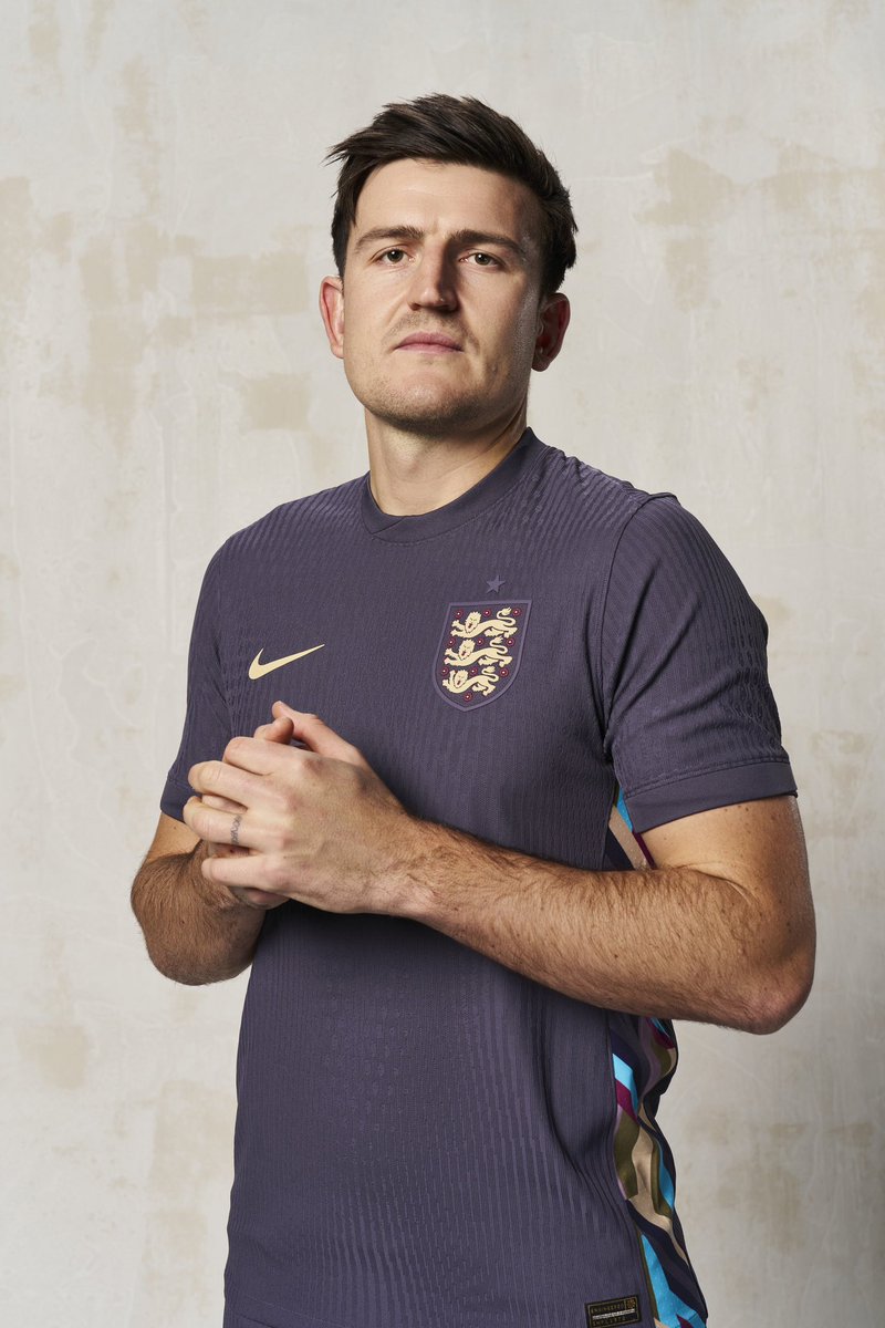 HarryMaguire93's tweet photo. Always an honour to play for my country. 🆕👕. Time for @England duty 🏴󠁧󠁢󠁥󠁮󠁧󠁿🙌 https://t.co/lyS5WQvEz7
