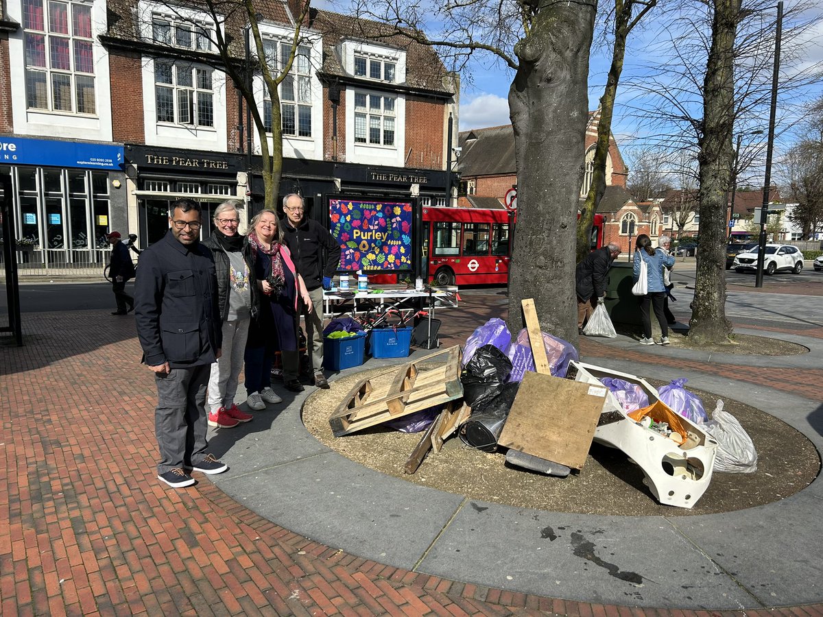 inPurley's tweet photo. Thank you to all those that supported the Purley BID @KeepBritainTidy Community Litter Pick. A great result with lots of waste removed from #Purley. Thank you to Purley in Bloom for all their hard work too. 
#inPurley #litterpick #graffitiremoval #cleanerandgreener https://t.co/DKXdYFGp4R