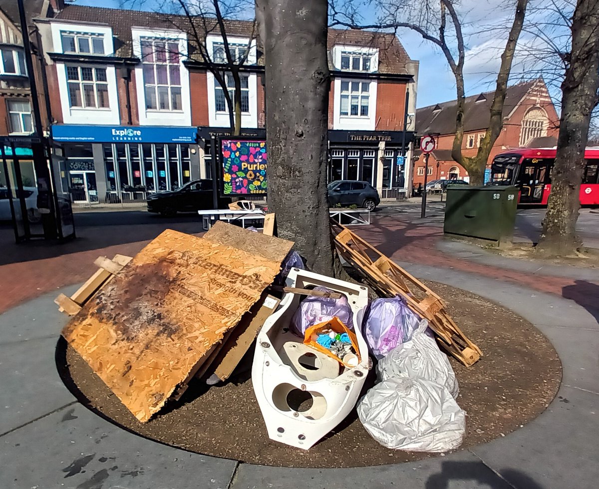 inPurley's tweet photo. Thank you to all those that supported the Purley BID @KeepBritainTidy Community Litter Pick. A great result with lots of waste removed from #Purley. Thank you to Purley in Bloom for all their hard work too. 
#inPurley #litterpick #graffitiremoval #cleanerandgreener https://t.co/DKXdYFGp4R