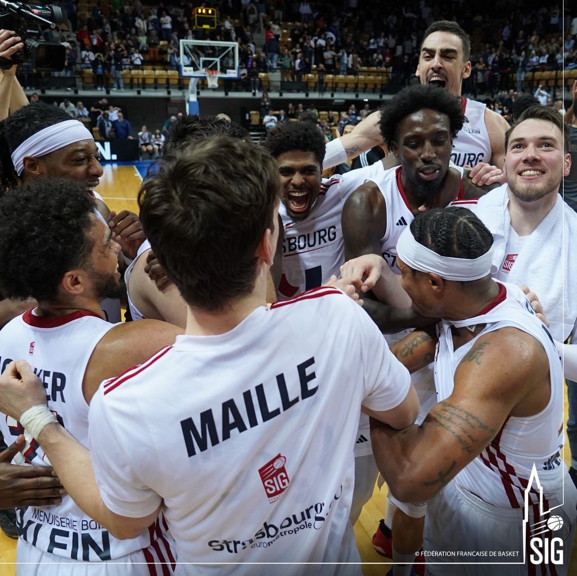 Finale de la coupe de France le 27 avril à 16:30 à Bercy @Accor_Arena . Je post un lien dès qu’on a les infos pour les places attribuées aux supporters de chaque équipe. Let’s gooooo @sigstrasbourg !