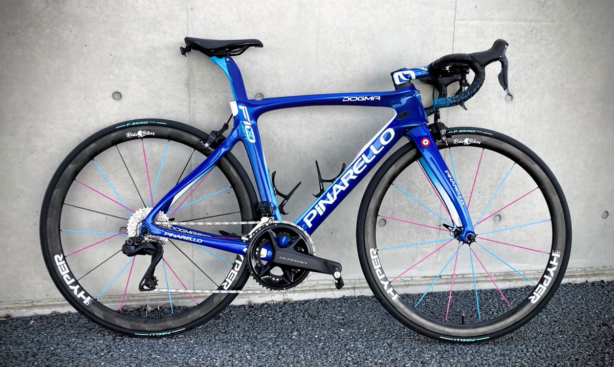gumidogtcrspo44's tweet photo. 改めて正式に
ピナレロ ドグマF10 X-light
イタリア代表カラー納車されました🇮🇹🟦
ずっと見てみたかった車体をまさか乗れるようになる日がくるなんて思ってもみなかった…感無量です🥹🥹
#pinarello #dogmaf10 https://t.co/uxp2nXZCnd