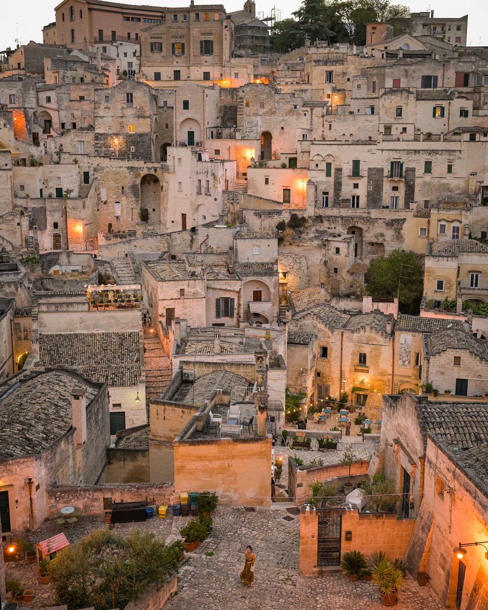 Sassi di Matera are two world-famous districts built millennials ago on natural caves, today a World Heritage Site. ⌛ Explore a warren of limestone churches, houses, and monasteries balanced on the edge of a ravine ▶️ bit.ly/3VfRTmk 📍@Basilicata_Tur 📷IG Hongsik1130