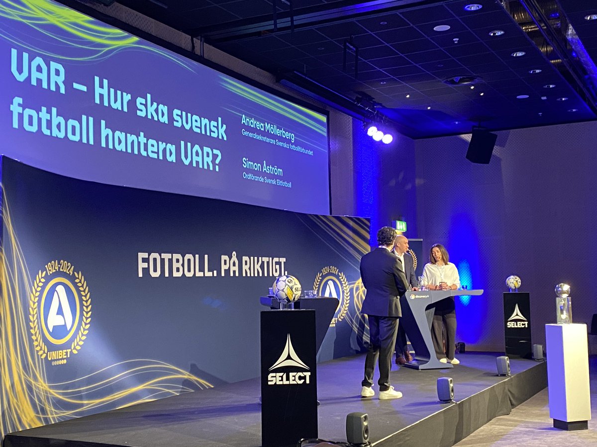 På plats på <a href="/AllsvenskanSE/">Allsvenskan</a> upptaktsträff. Dagens inleds med två paneldebatter om Allsvenskan säljande ligan och hur svensk fotboll ska hantera VAR-frågan med <a href="/A_Mollerberg/">Andrea Möllerberg</a> och Simon Åström
